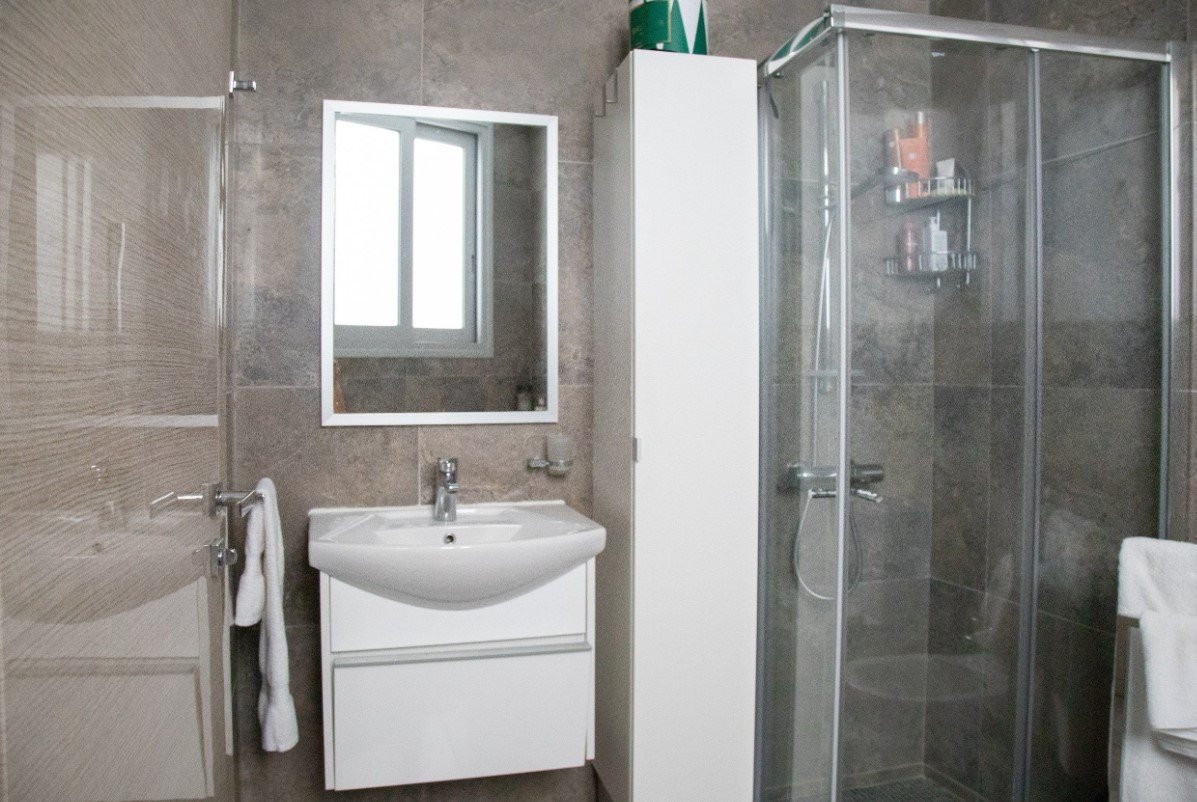 5 Bedrooms House / Villa in Agios Tychonas, Limassol