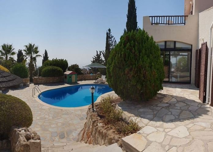 4 Bedrooms House / Villa in Tala, Paphos