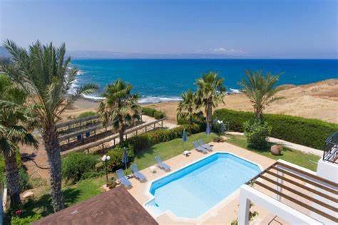 3 Bedrooms House / Villa in Pomos, Paphos