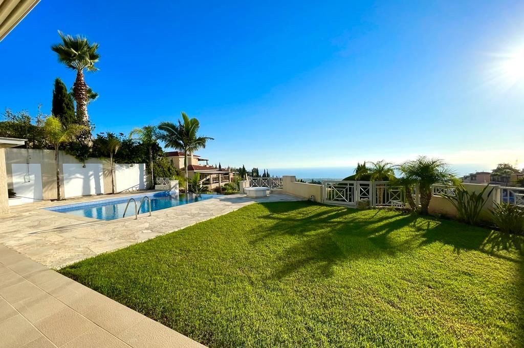 5 Bedrooms House / Villa in Tala, Paphos