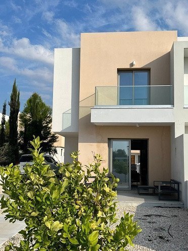 3 Bedrooms House / Villa in Koloni, Paphos