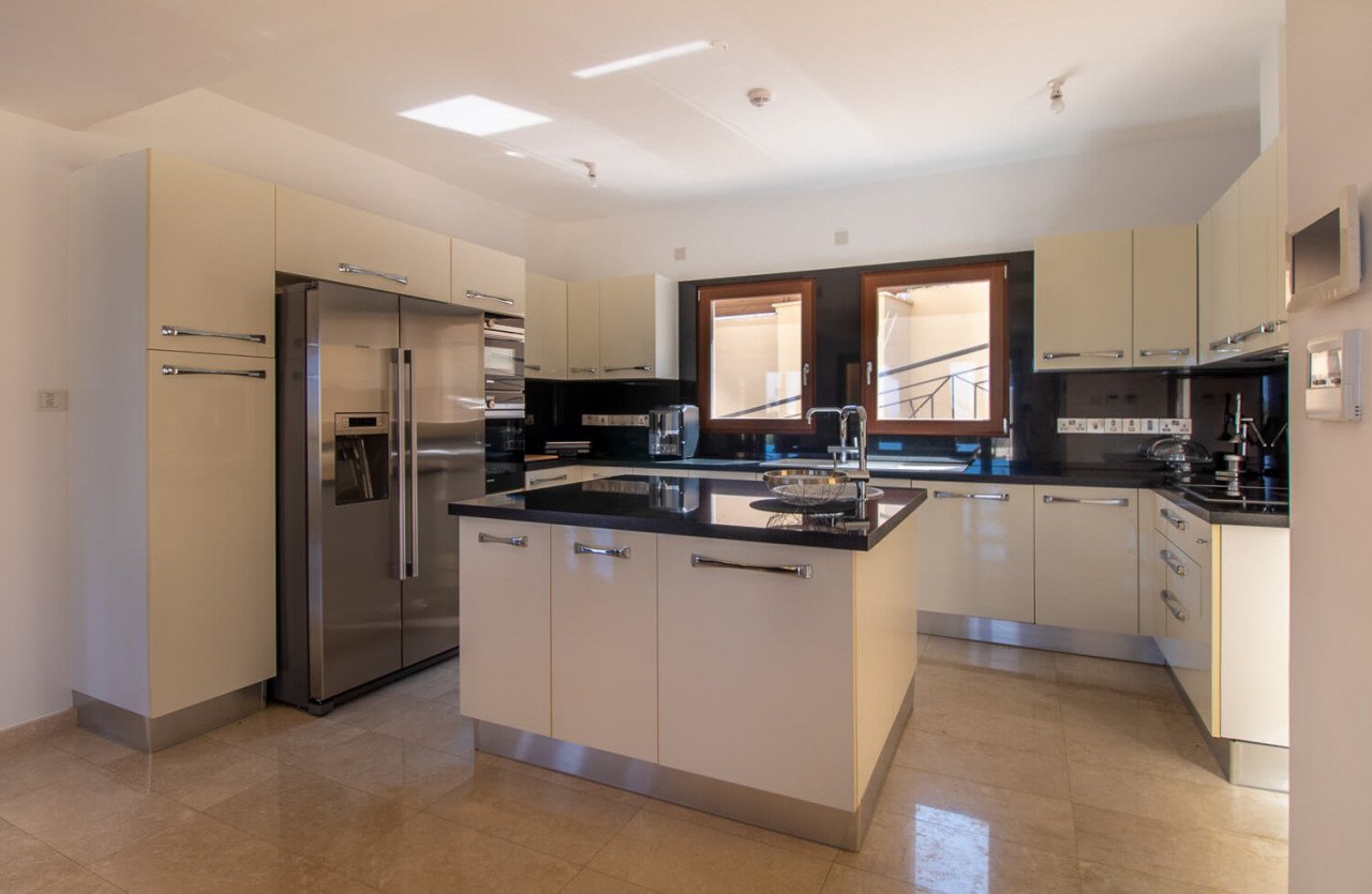 5 Bedrooms House / Villa in Aphrodite Hills, Paphos