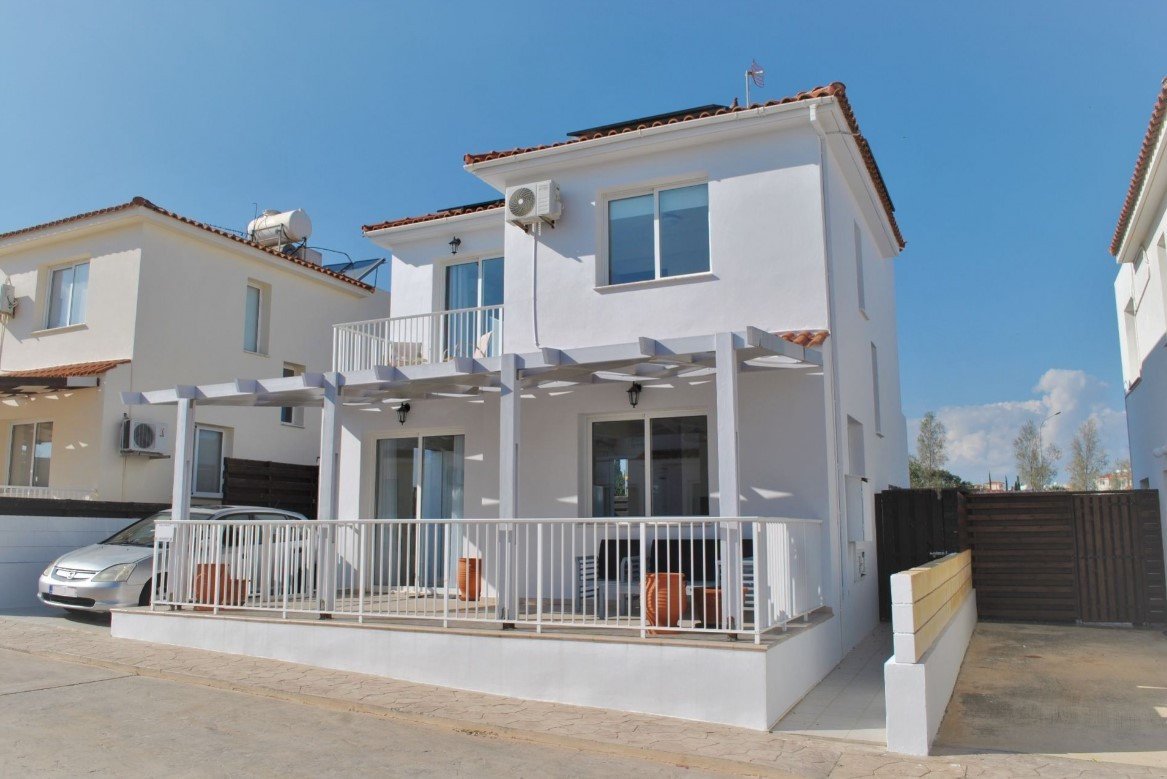 3 Bedrooms House / Villa in Pernera, Famagusta