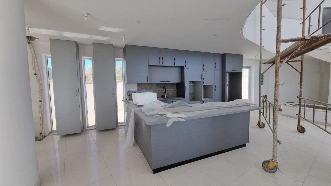 5 Bedrooms House / Villa in Geroskipou, Paphos