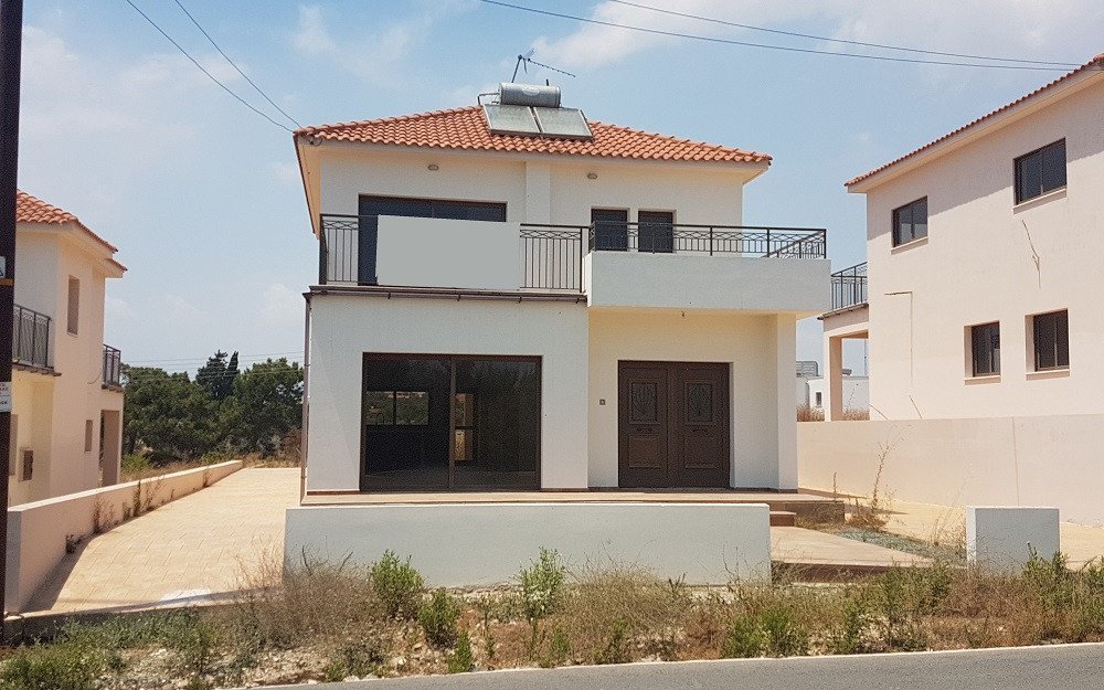 10 + Bedrooms Investment in Mazotos, Larnaca