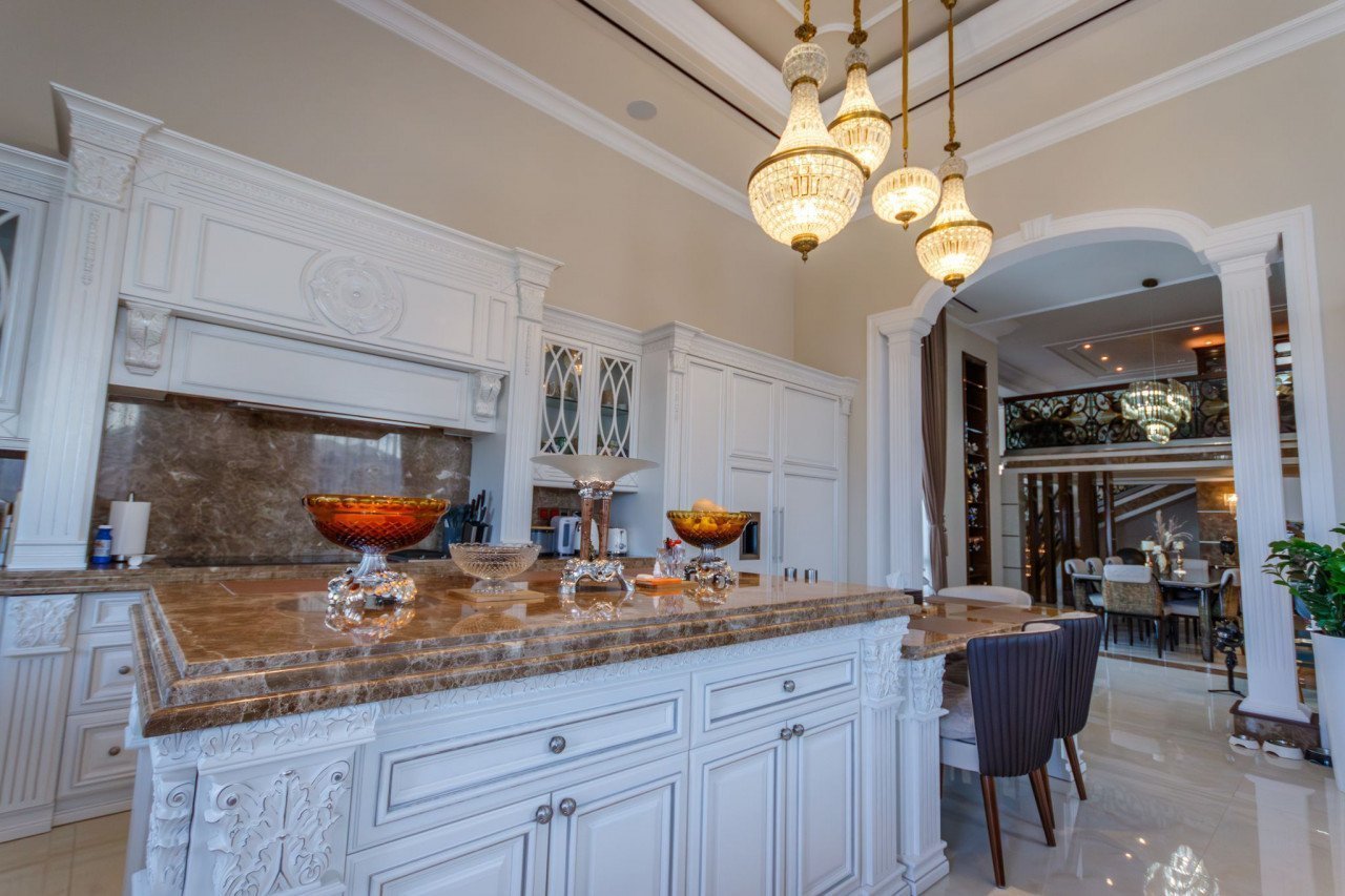 6 Bedrooms House / Villa in Agios Athanasios, Limassol