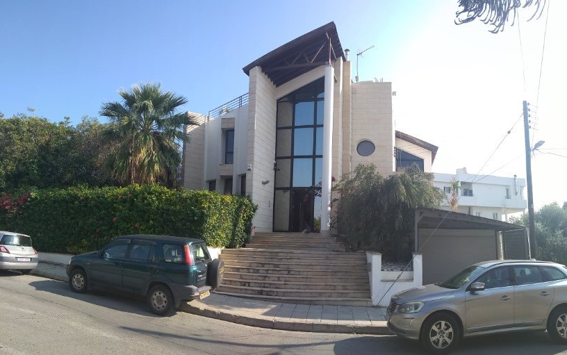 4 Bedrooms House / Villa in Xylotymvou, Larnaca