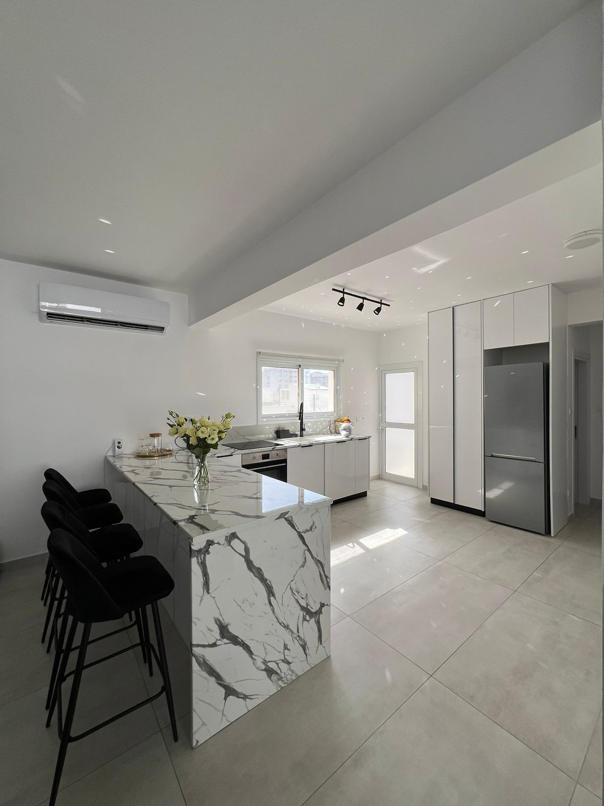 2 Bedrooms Apartment in Molos, Limassol