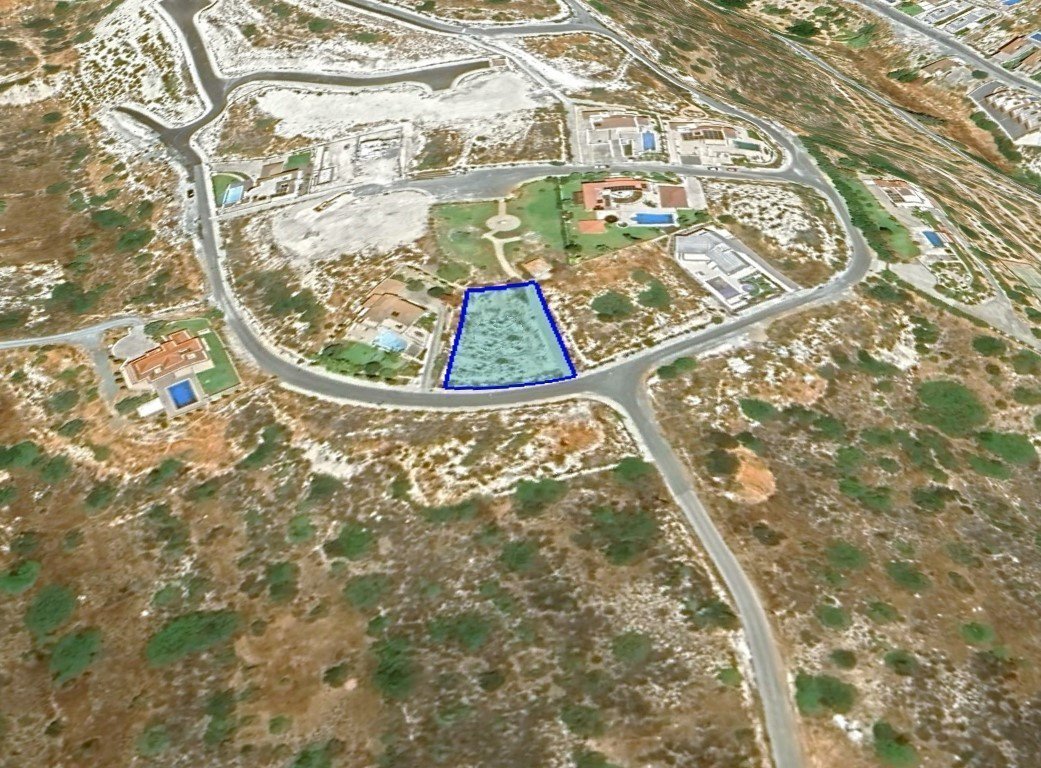 Land in Agios Tychonas, Limassol
