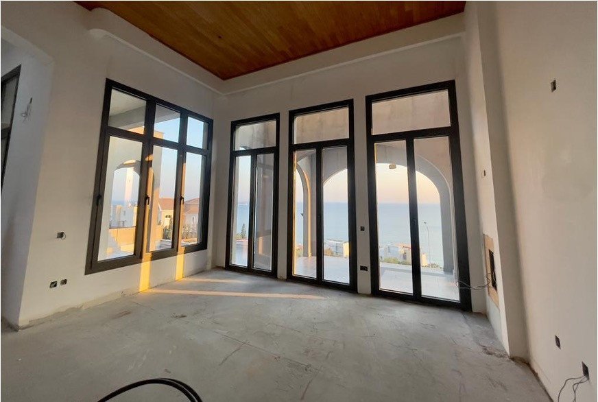 5 Bedrooms House / Villa in Amathus, Limassol