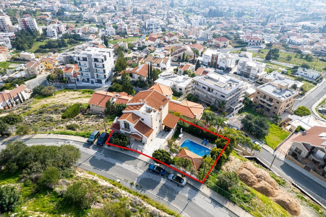 6 Bedrooms House / Villa in Agia Fyla, Limassol
