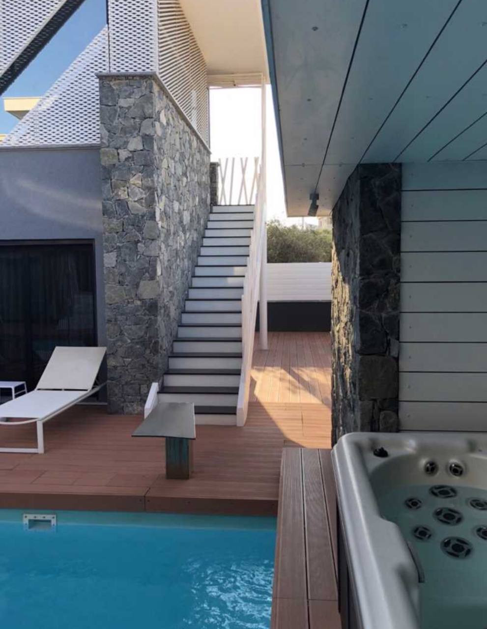 7 Bedrooms House / Villa in Kolossi, Limassol