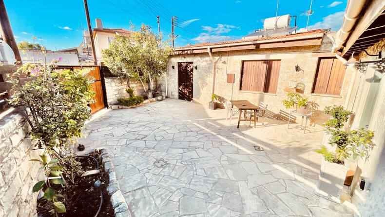 2 Bedrooms Bungalow in Pyrgos, Limassol