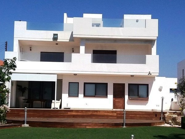 4 Bedrooms House / Villa in Zygi, Larnaca