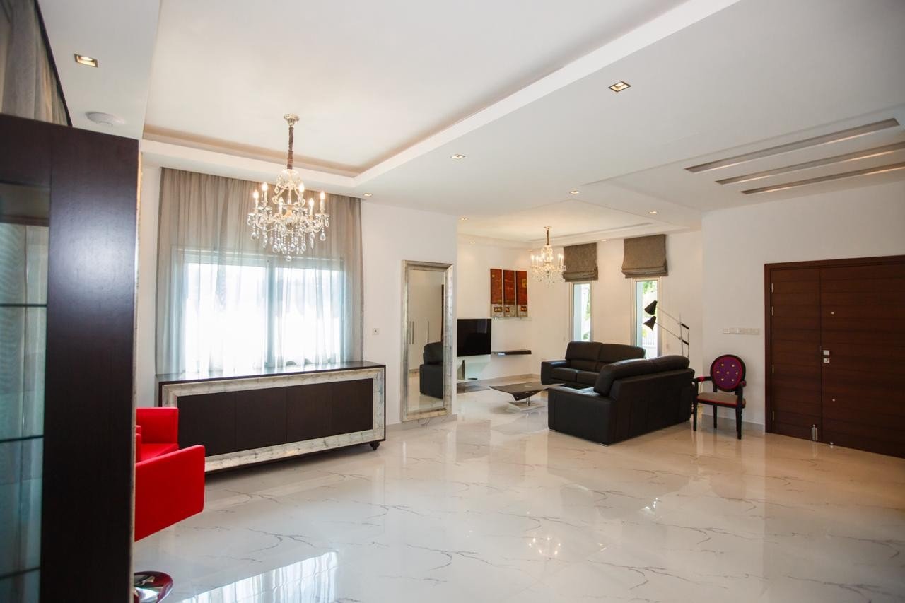 4 Bedrooms House / Villa in Agios Tychonas, Limassol