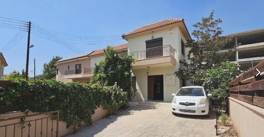 3 Bedrooms House / Villa in Palodia, Limassol