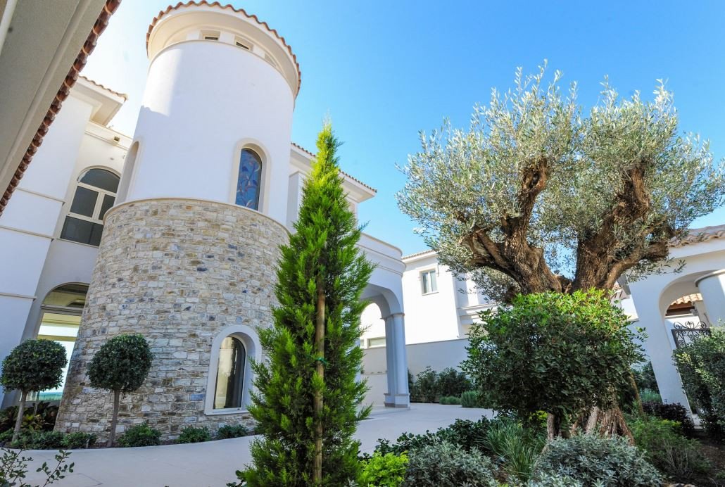 6 Bedrooms House / Villa in Pervolia, Larnaca