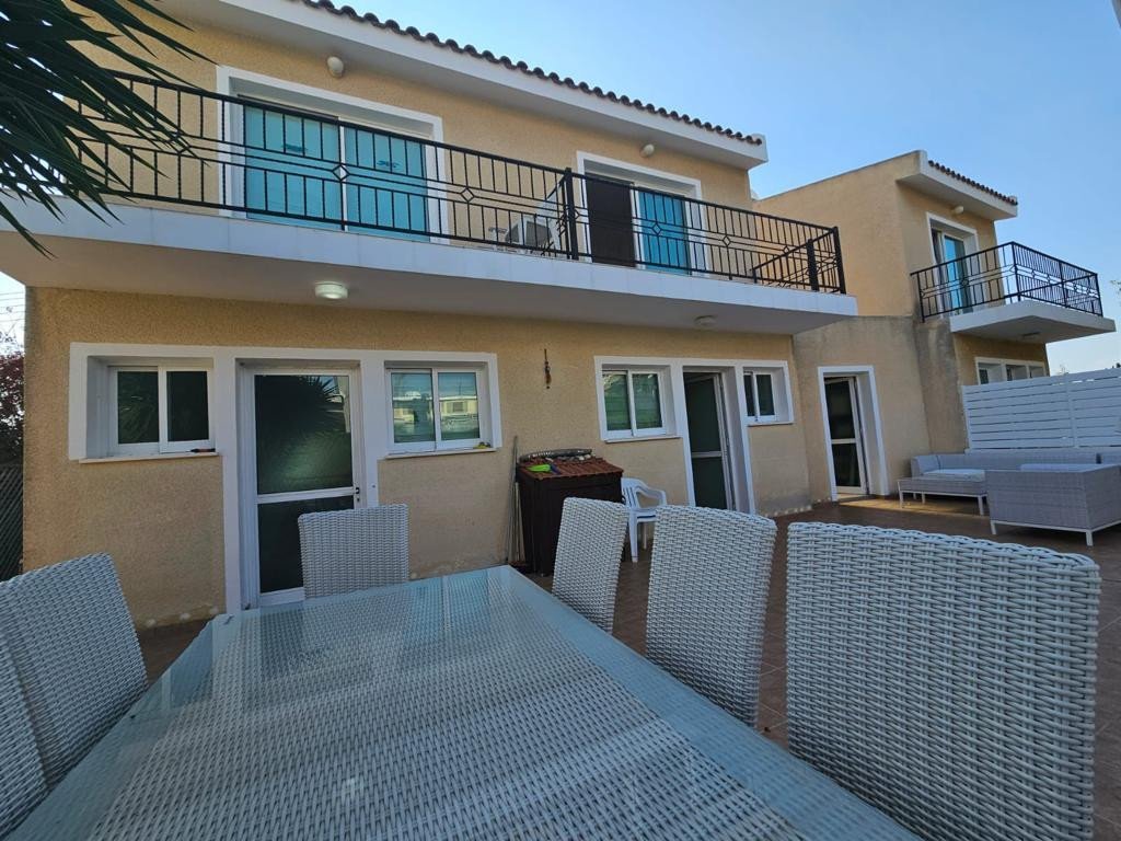 6 Bedrooms Investment in Emba, Paphos