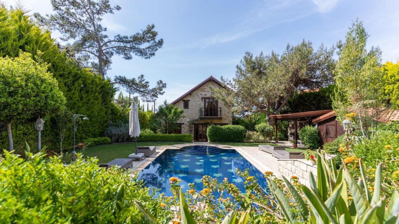 3 Bedrooms House / Villa in Souni, Limassol