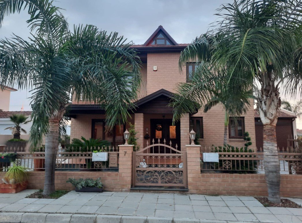 5 Bedrooms House / Villa in Alethriko, Larnaca