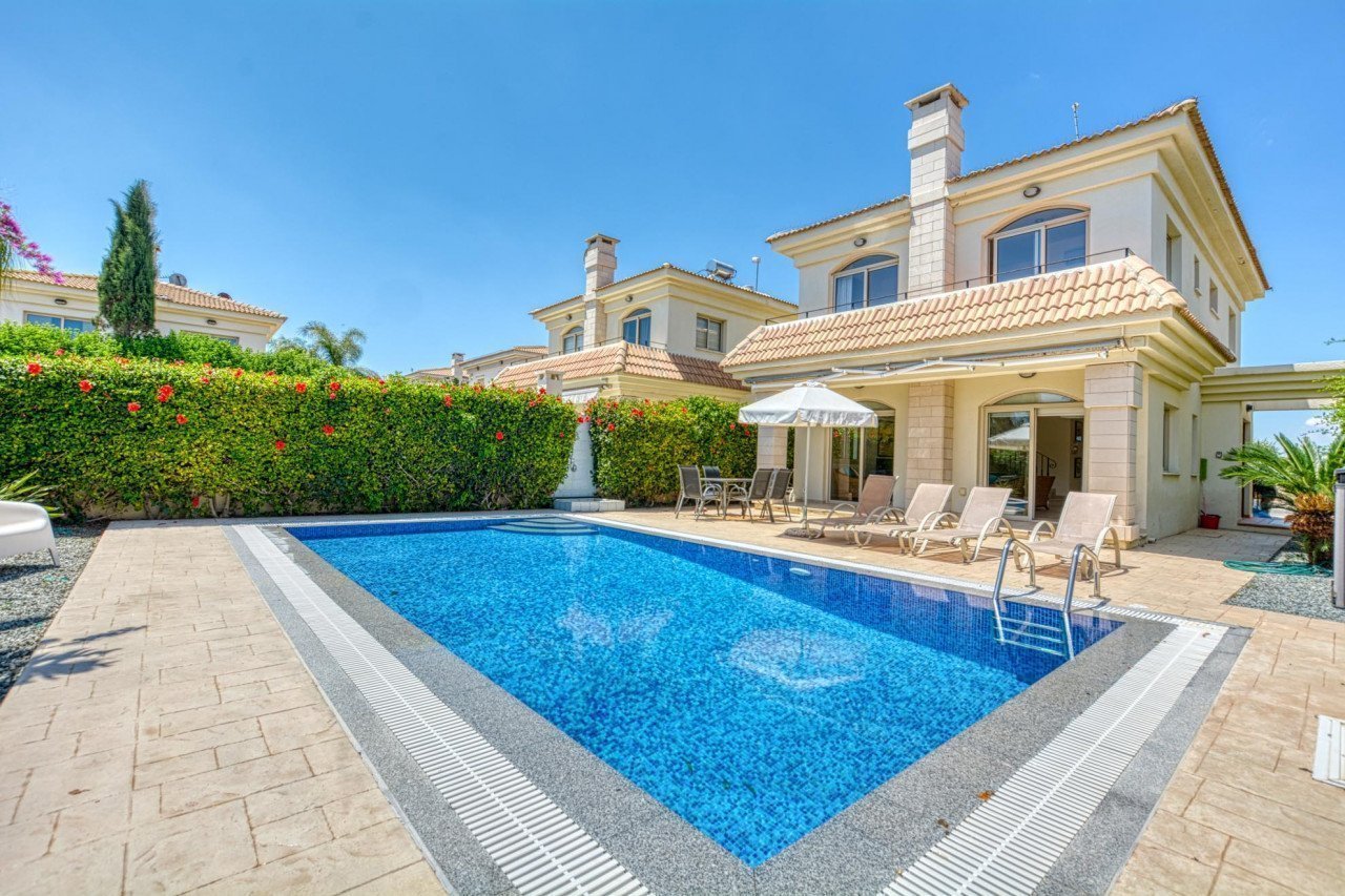 3 Bedrooms House / Villa in Kapparis, Famagusta