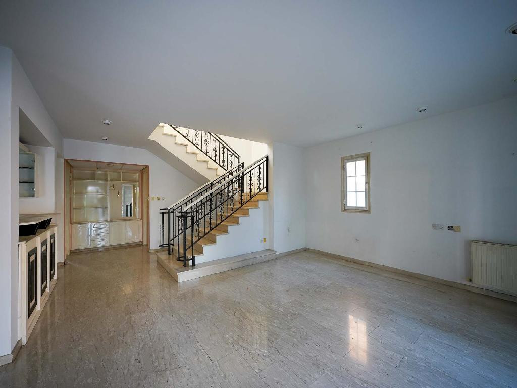 3 Bedrooms House / Villa in Lakatamia, Nicosia