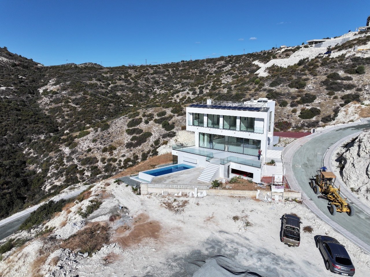 8 Bedrooms House / Villa in Agios Tychonas, Limassol