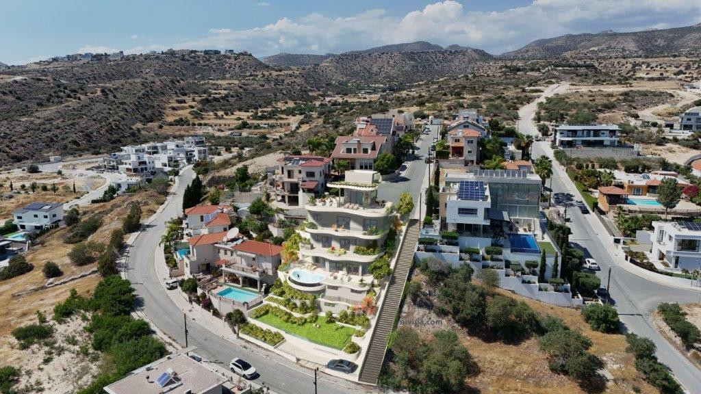 5 Bedrooms House / Villa in Agios Athanasios, Limassol