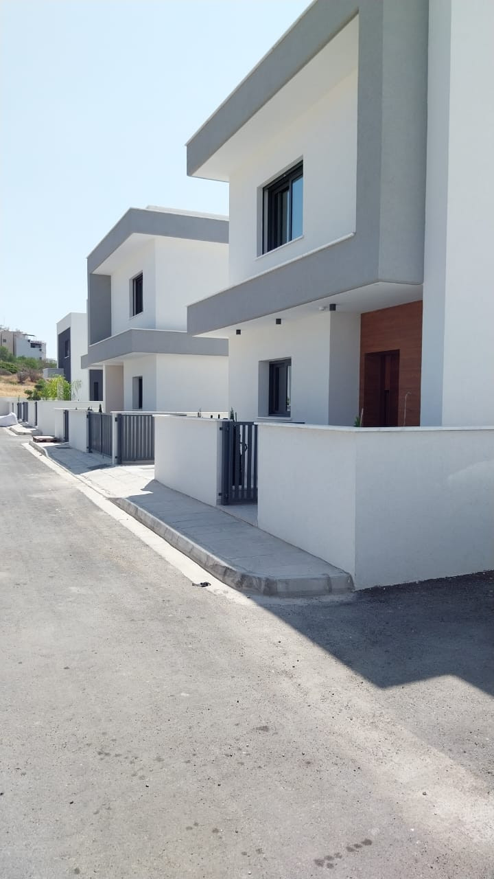 2 Bedrooms House / Villa in Agios Tychonas, Limassol
