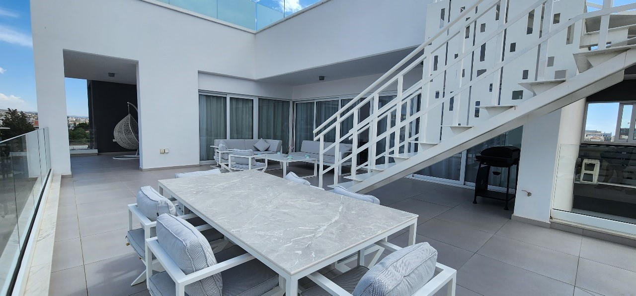 4 Bedrooms Apartment in Papas Area, Limassol