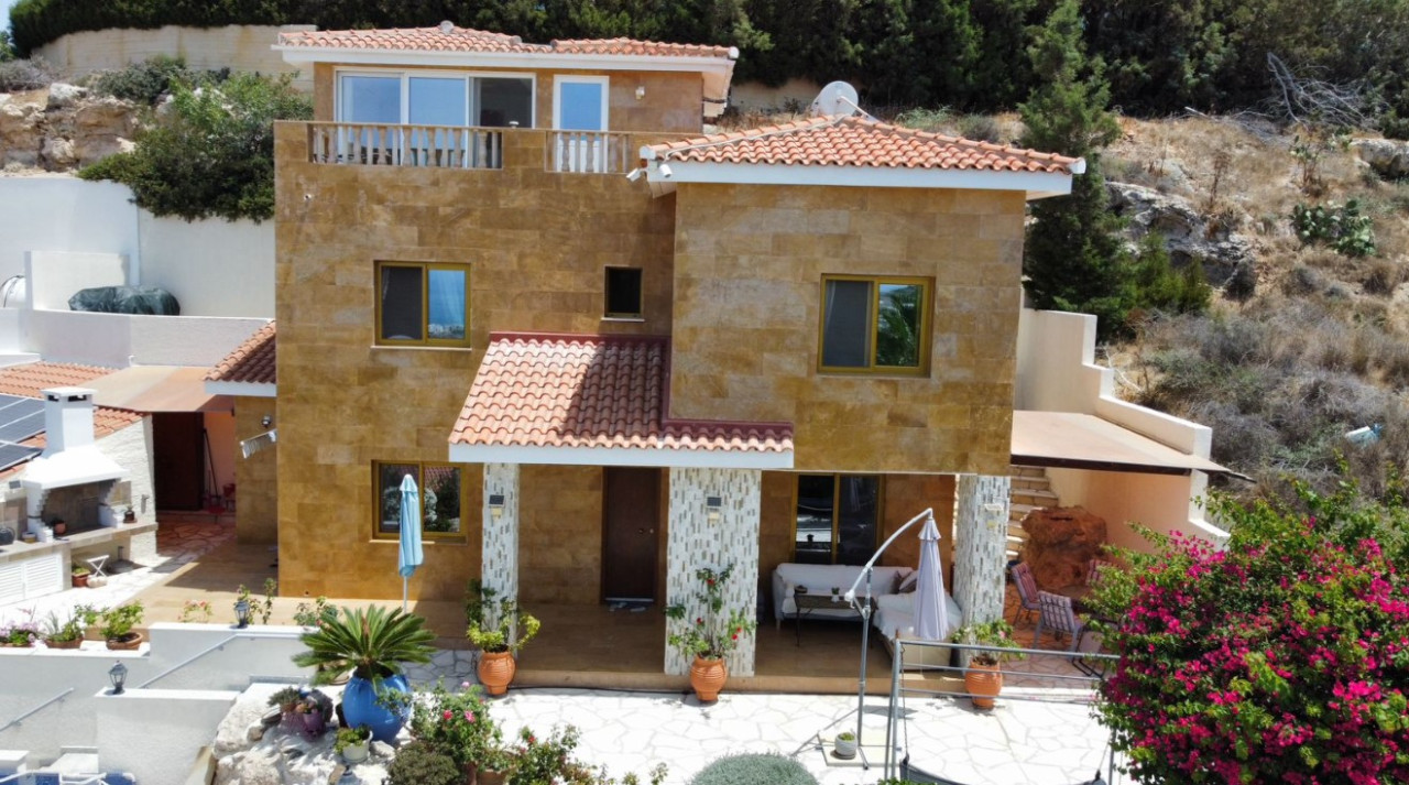 4 Bedrooms House / Villa in Chlorakas, Paphos