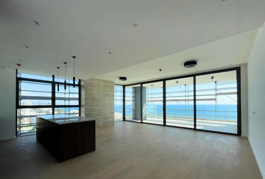 5 Bedrooms Investment in Poseidonia Area, Limassol