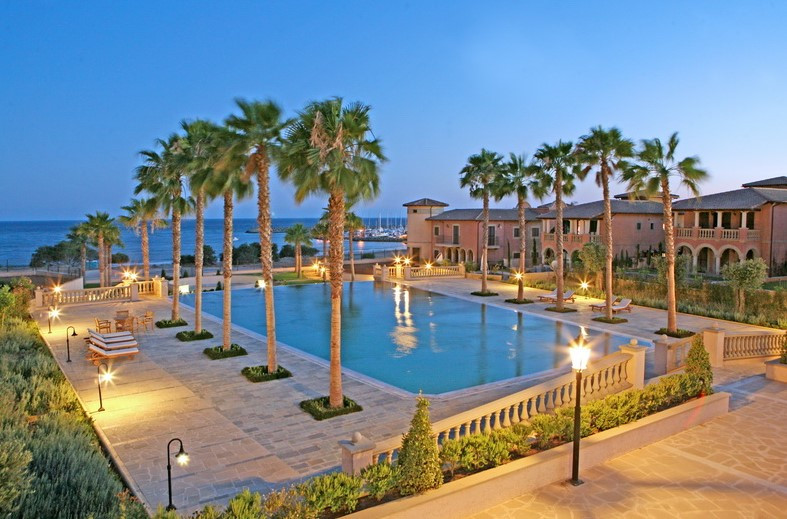 3 Bedrooms Apartment in Saint Raphael Area, Limassol