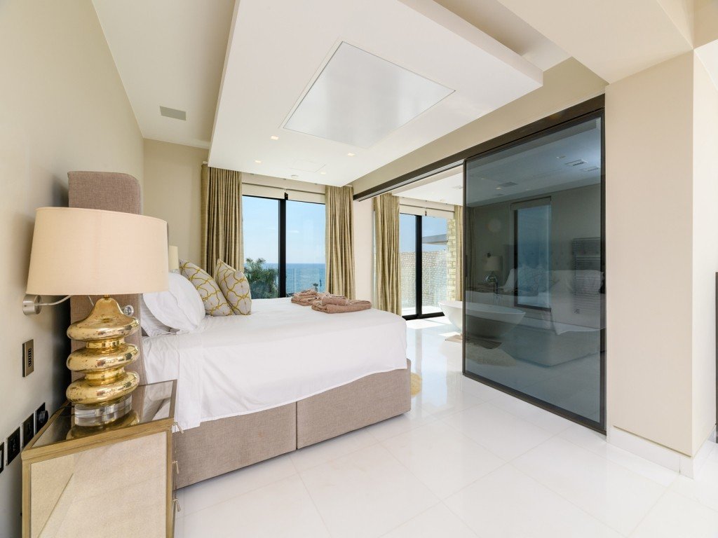 6 Bedrooms House / Villa in Saint Georges, Paphos