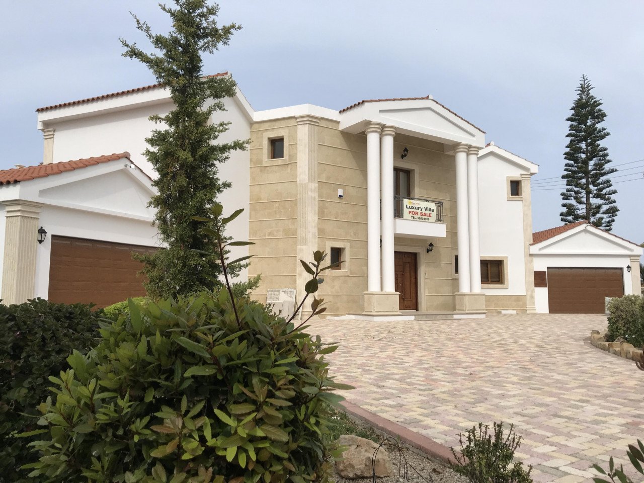 4 Bedrooms House / Villa in Sea Caves, Paphos