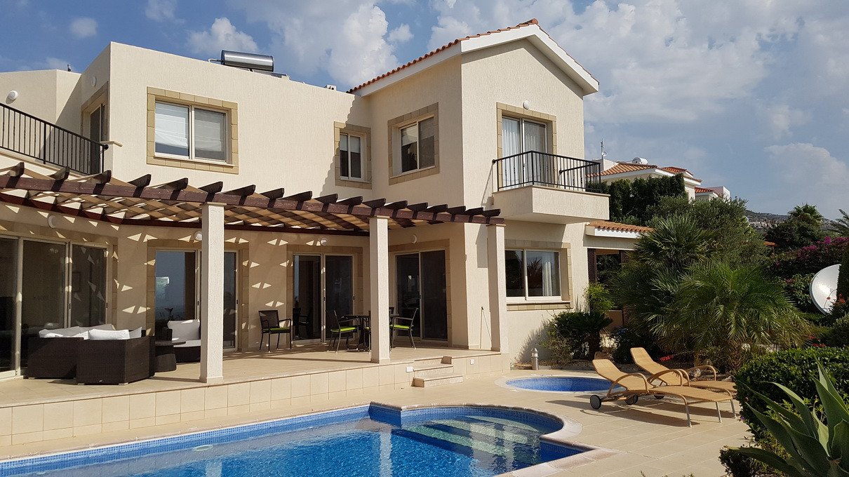 3 Bedrooms House / Villa in Peyia, Paphos