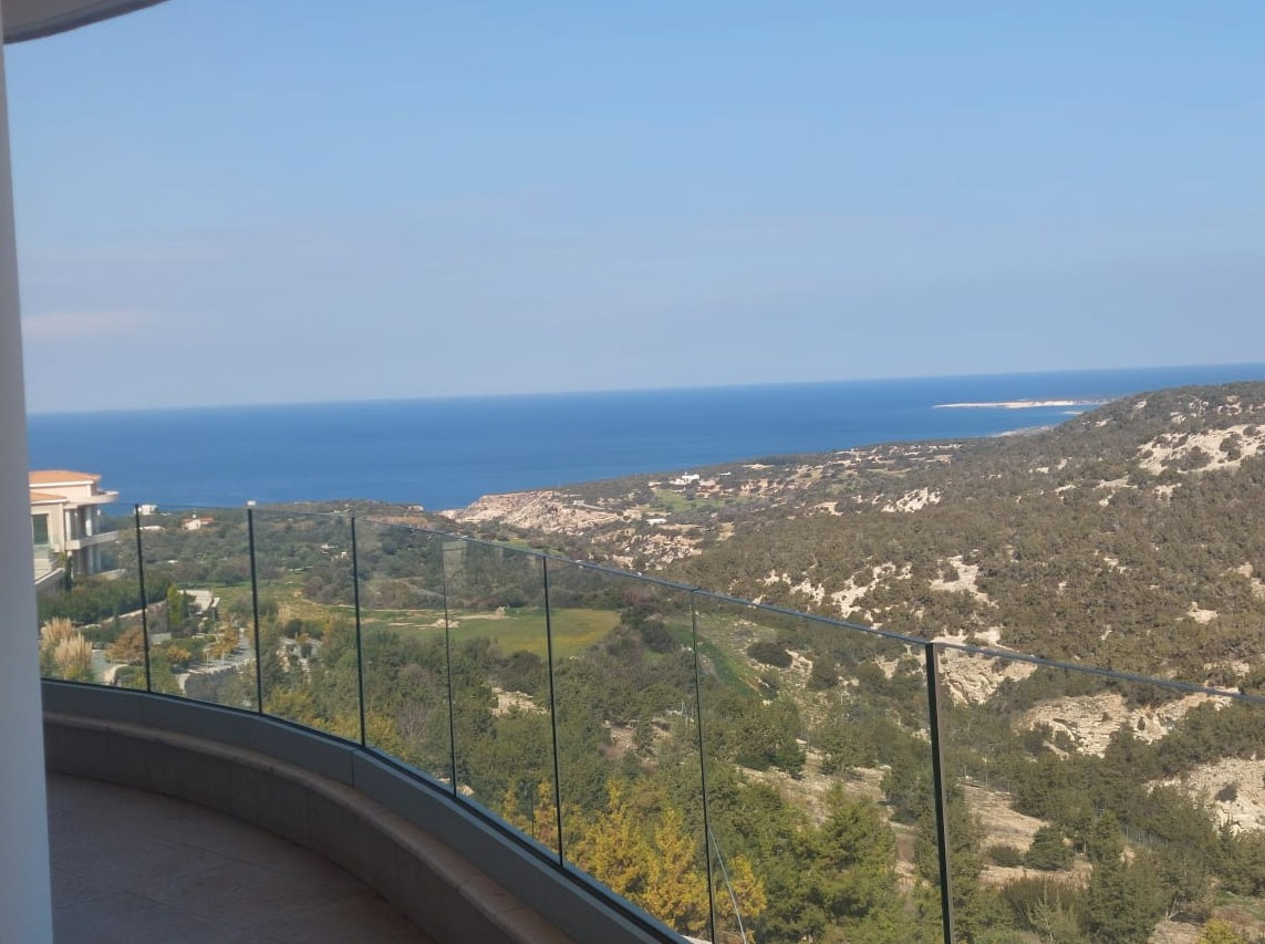 5 Bedrooms House / Villa in Saint Georges, Paphos