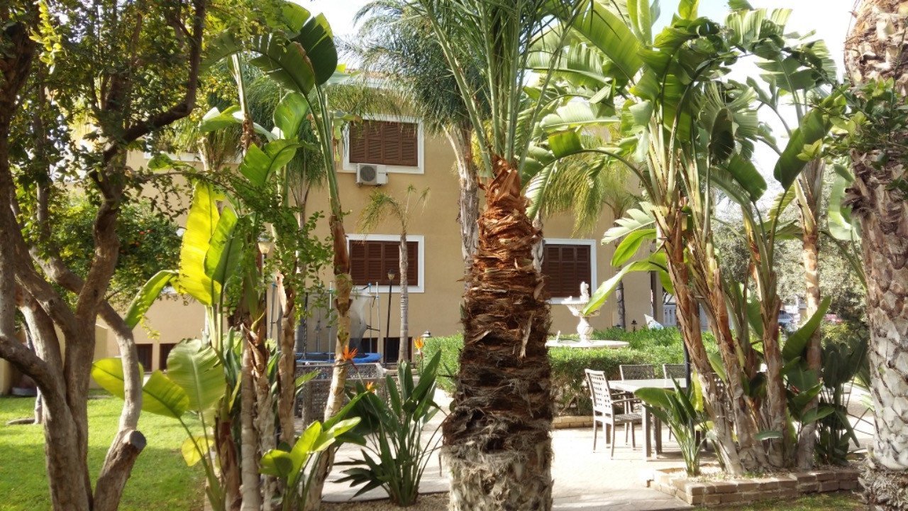 7 Bedrooms House / Villa in Nicosia, Nicosia