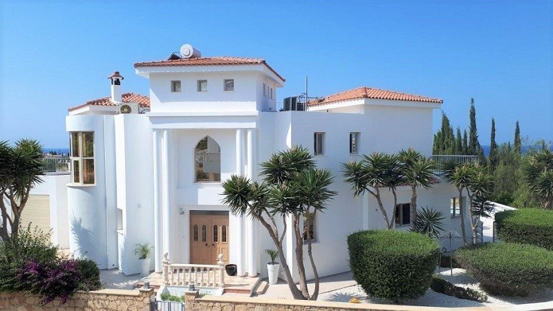 4 Bedrooms House / Villa in Saint Georges, Paphos