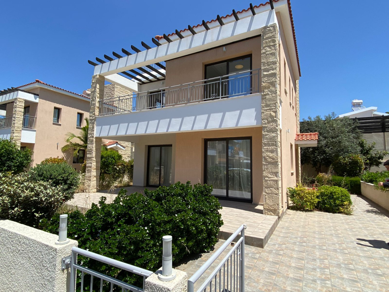 6 Bedrooms Investment in Peyia, Paphos