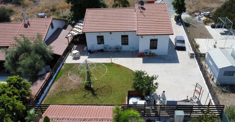 4 Bedrooms Bungalow in Pyrgos, Limassol