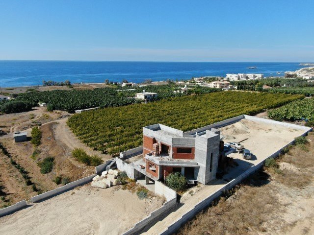 4 Bedrooms House / Villa in Sea Caves, Paphos