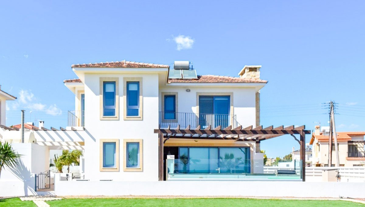 5 Bedrooms House / Villa in Ayia Thekla, Famagusta