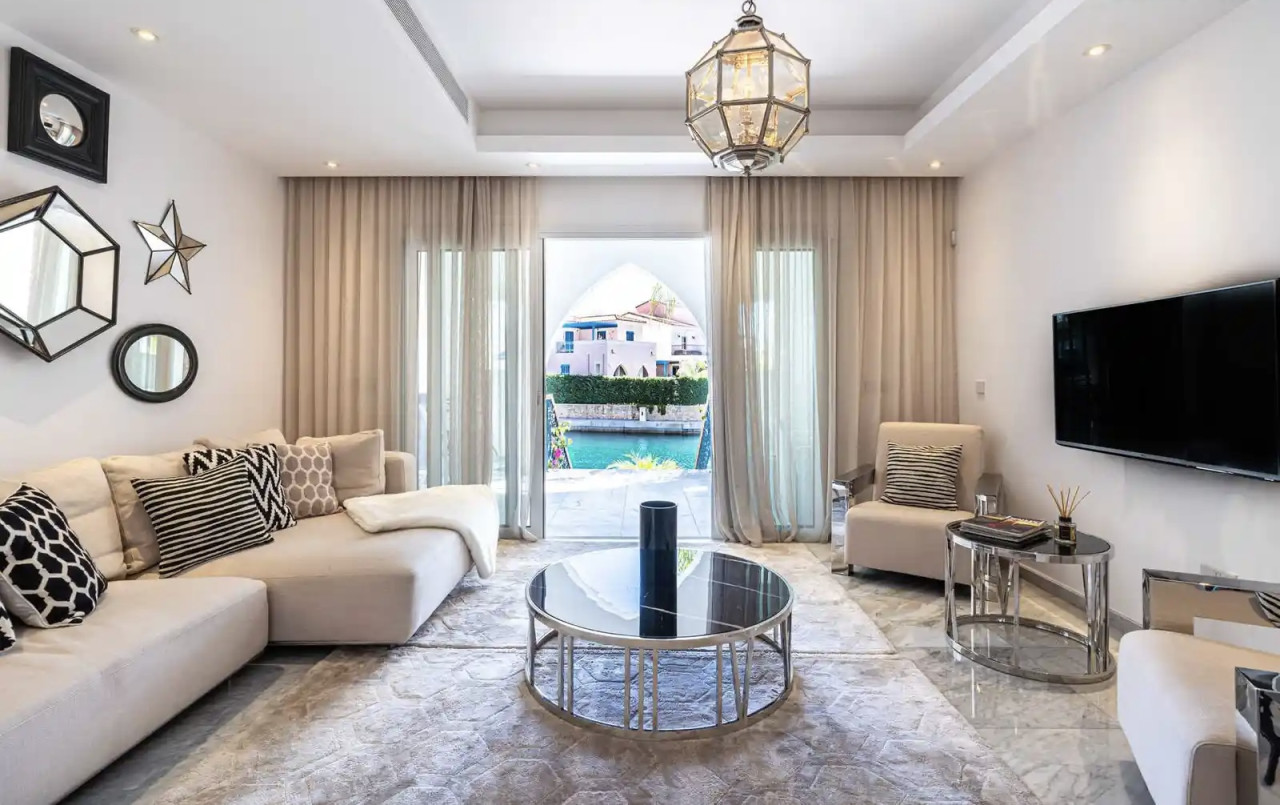 3 Bedrooms House / Villa in Limassol Marina, Limassol