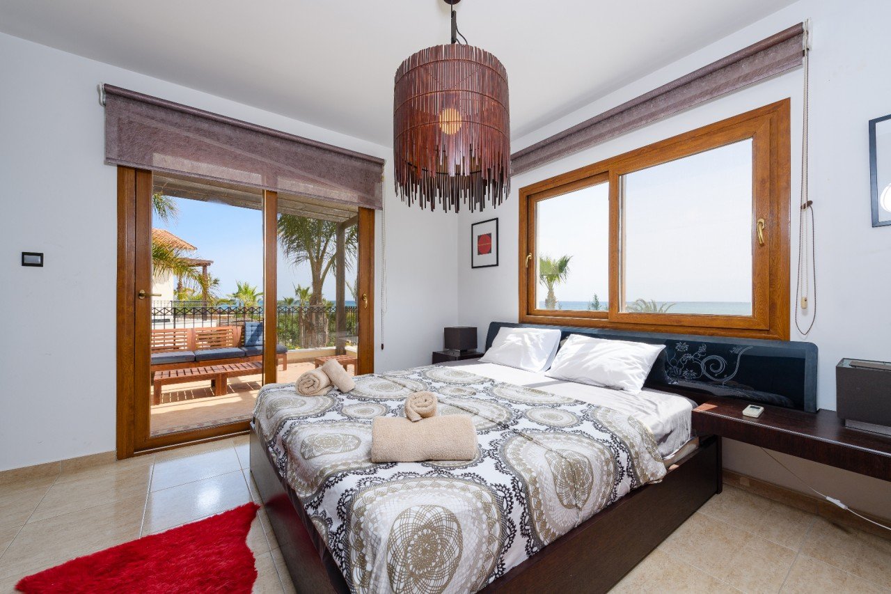 5 Bedrooms House / Villa in Ayia Thekla, Famagusta