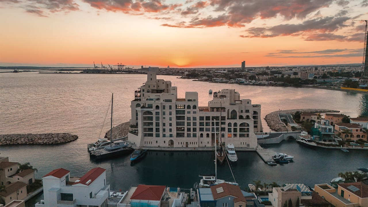 3 Bedrooms Apartment in Limassol Marina, Limassol