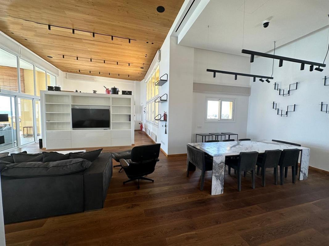 3 Bedrooms Apartment in Limassol Marina, Limassol