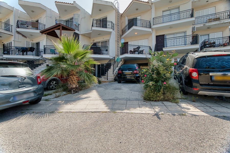 2 Bedrooms House / Villa in Chlorakas, Paphos