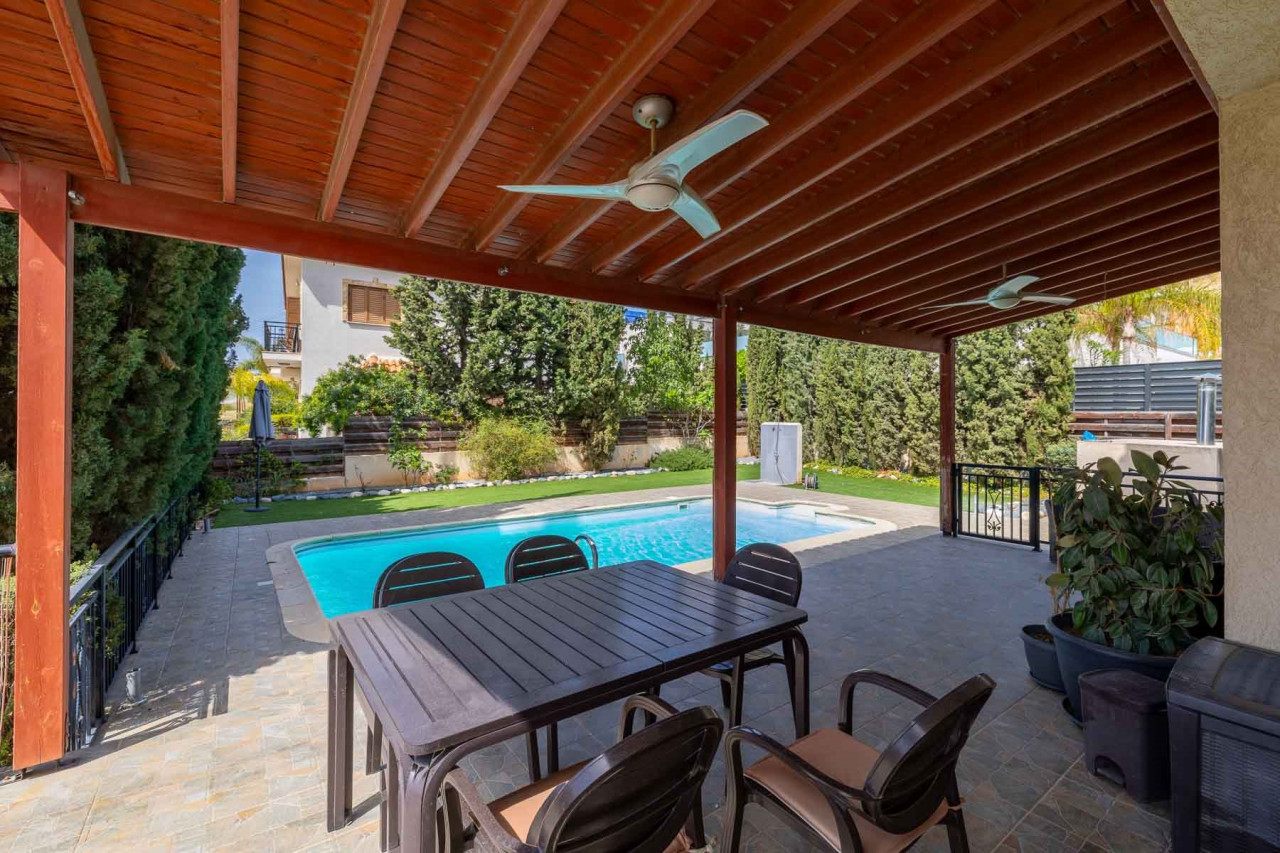 4 Bedrooms House / Villa in Mouttagiaka, Limassol