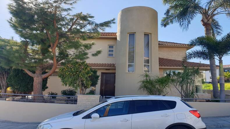 4 Bedrooms House / Villa in Agios Athanasios, Limassol